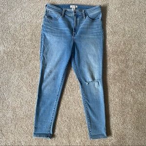 Madewell curvy road-tripper jeans in Benton wash, ripped knee edition